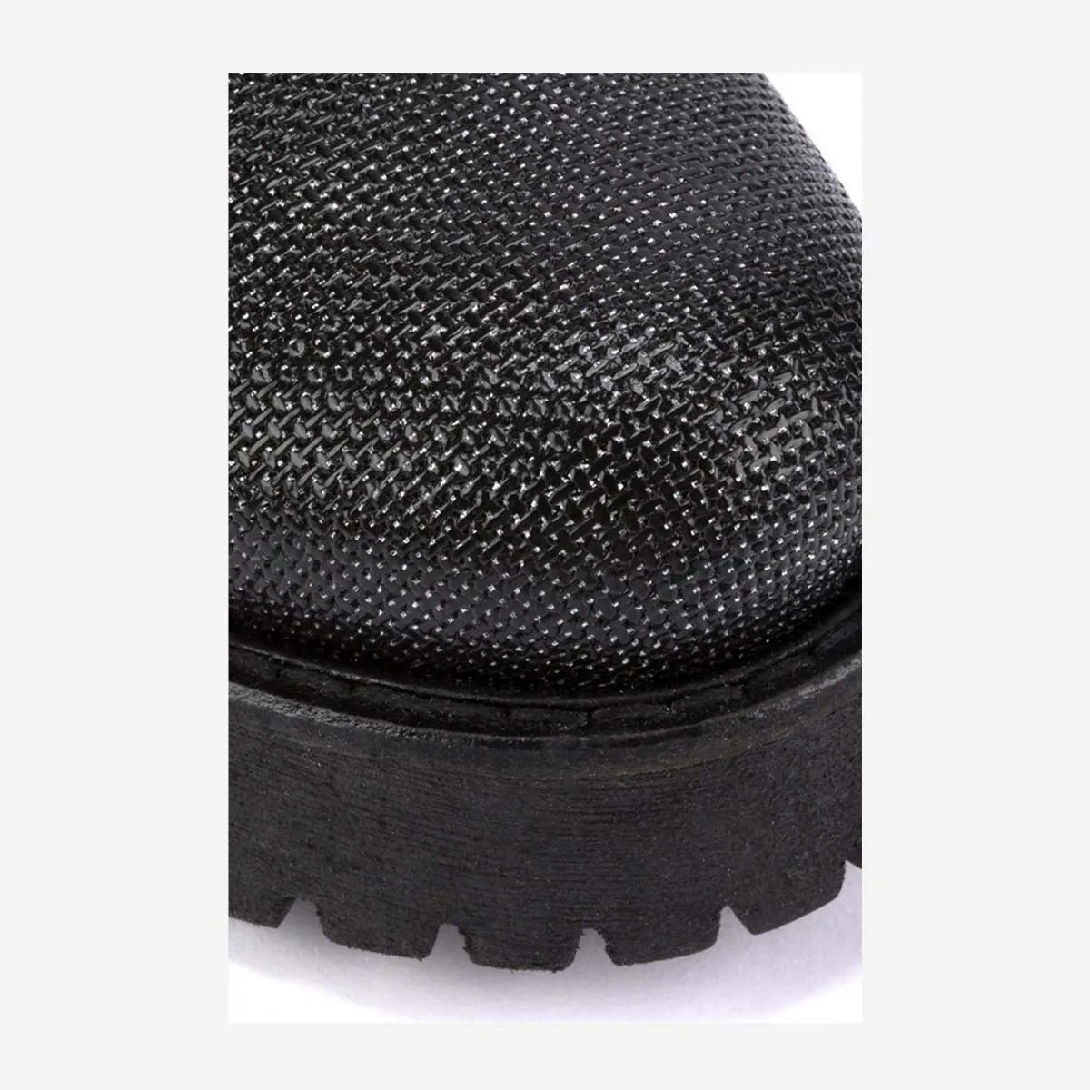 KUNI NO LACES IN SHINE BLACK