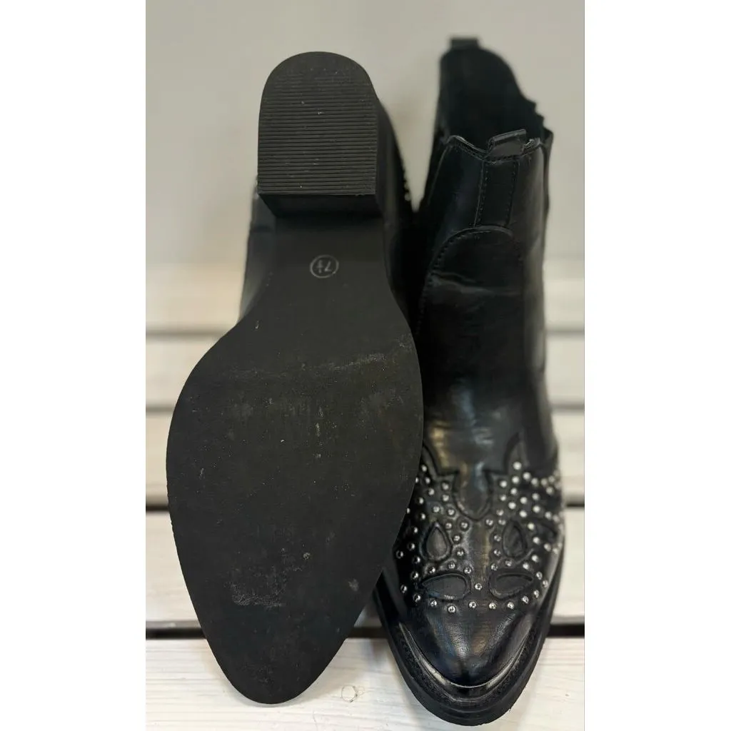 Wanted Lonestar Studded Booties - Size 7.5